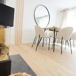 Проживание в семье Moissan Taillefer *